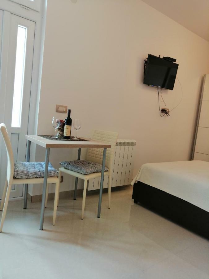 Studio Apartman Irena 2 Бієла Екстер'єр фото